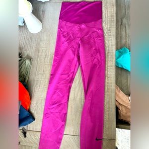 Nike Dri-Fit maternity leggings CS